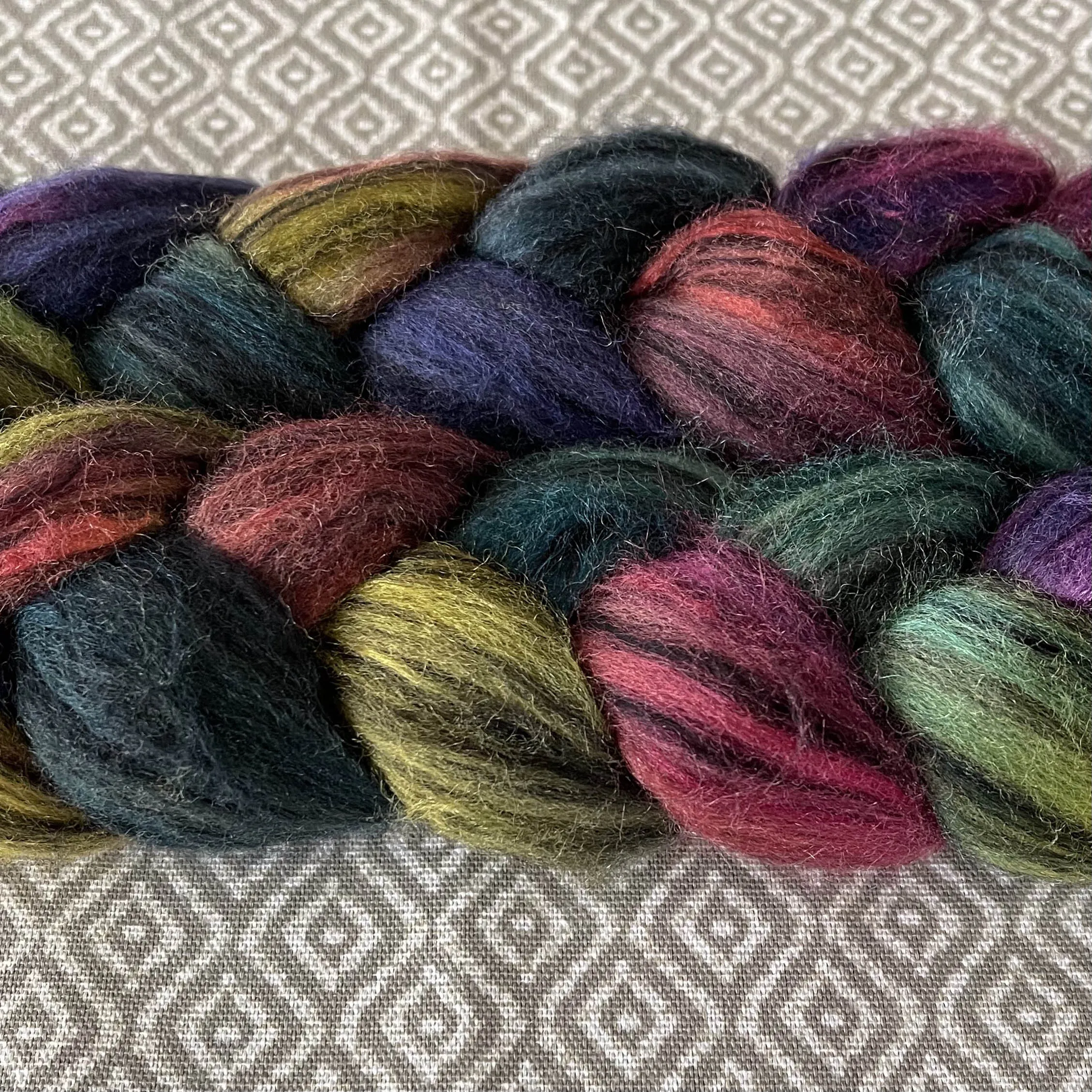 Polwarth Black Bamboo Silk Roving - Opal